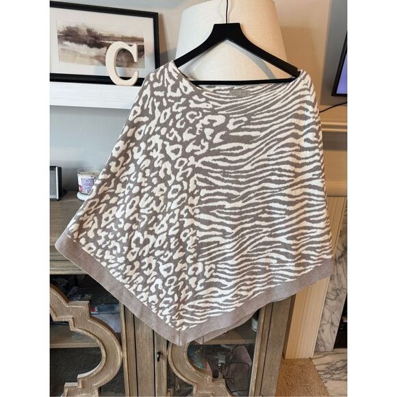 Barefoot Dreams Other - Barefoot Dreams NWOT Cozy Chic Ultra Lite Ocean Dreams Animal Print Poncho One S